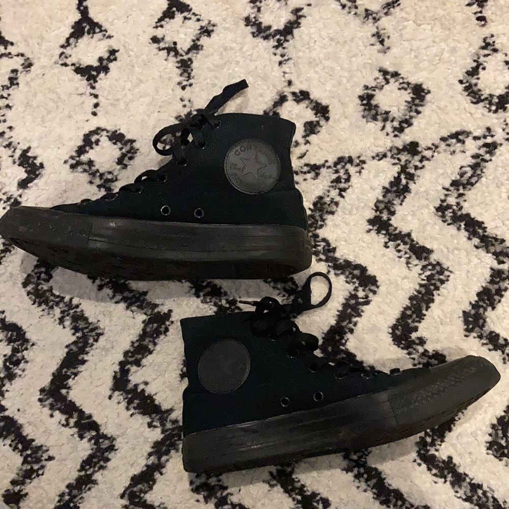 US 7 black on black converse chuck taylor hi